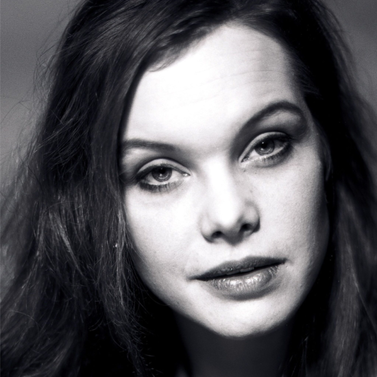 Portrait of Mona Petri